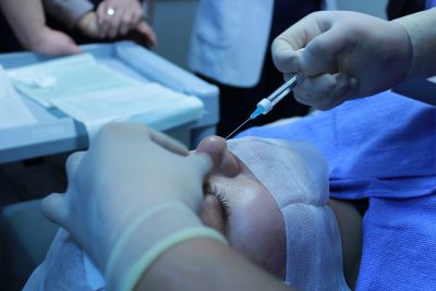 Extracción de biopolímeros: ¿cómo saber si te han inyectado esta peligrosa sustancia?