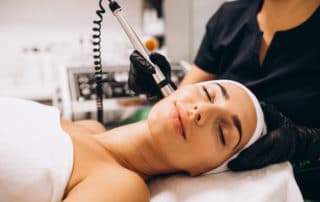 Tratamientos de rejuvenecimiento facial para las festividades de fin de año