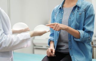 Implantes después de extracción de biopolímeros