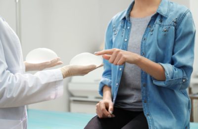 Implantes después de extracción de biopolímeros